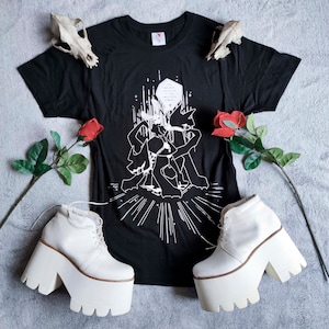 Camiseta grunge - demônios góticos - camiseta gótica feminina escura e ousada