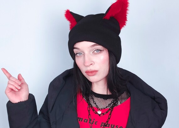Winter Animal Beanie Black/red Wolf Fur 