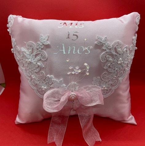 Almohadas de ceremonia Quinceañera o Sweet Sixteen hechas a medida