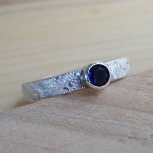 Sapphire Solitaire Sterling Silver Ring, Round Faceted Gemstone, September Birthstone Jewellery, Deep Blue, Patterned Band, Made to Order