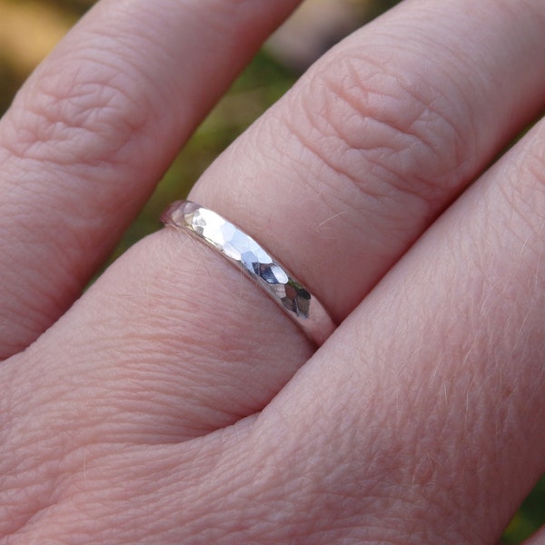 Hammered Sterling Silver 2.5 mm Wide Ring, Simple Ring Band with Hammer Texture, Minimalist Jewellery