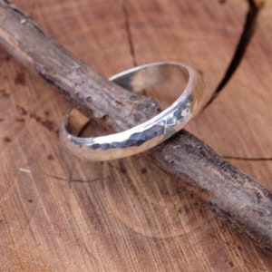 Bague en argent sterling martelé de 3,25 mm de largeur, bague bombée demi-ronde avec texture de marteau