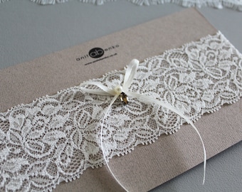 Ivory bridal garter, Soft ivory lace Garter, wedding garter, thin garter, bridal garter