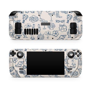 Puede incluir: Una consola de juegos portátil blanca con un patrón azul y blanco de varios iconos, incluyendo dados, una herradura, una copa de martini y un sombrero de vaquero. La consola tiene una pantalla negra y dos botones negros a los lados.