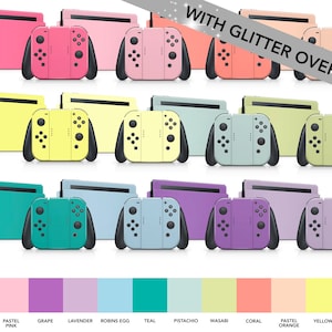 以下が含まれることがあります： ピンク、イエロー、ティール、ラベンダー、コーラルなど、さまざまなパステルカラーのNintendo Switchコンソールスキン10個セット。スキンにはグリッターオーバーレイが施されています。画像には「WITH GLITTER OVERLAY」というテキストが表示されています。