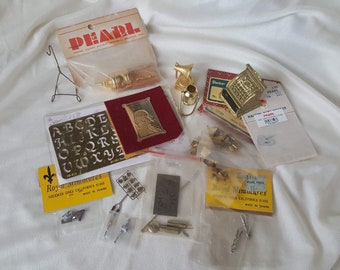 Minaiture Brass Lot Dollhouse Home Decor Large Group Metal Brass Cash Register, Kitchen Supplies, Stamp, Jug, Keg, Various Mixed Item FS