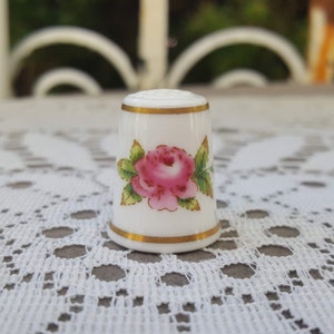 Royal Worcester Bone China Thimble White with Pink Rose Made in England FS