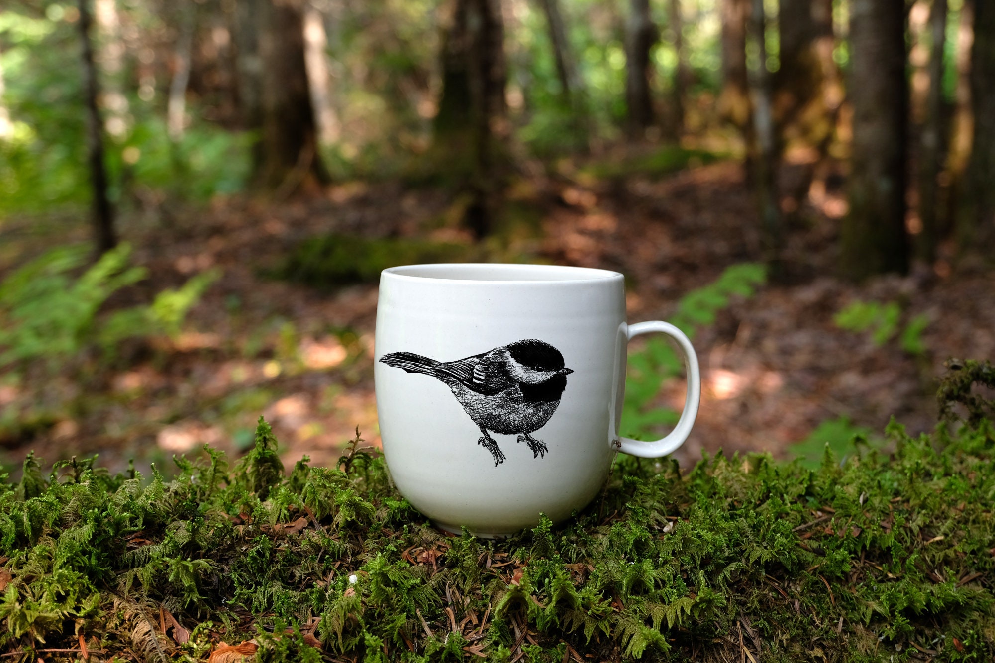 Tasse en Porcelaine Impression Dessin Mésange à Tête Noire Par Cindy Labrecque, Collection Les Anima