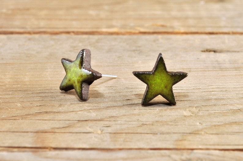 MINI glossy khaki star stoneware stud earrings image 1