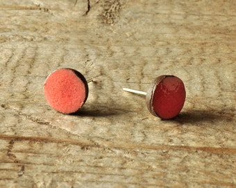 MINI glossy coral round stoneware stud earrings