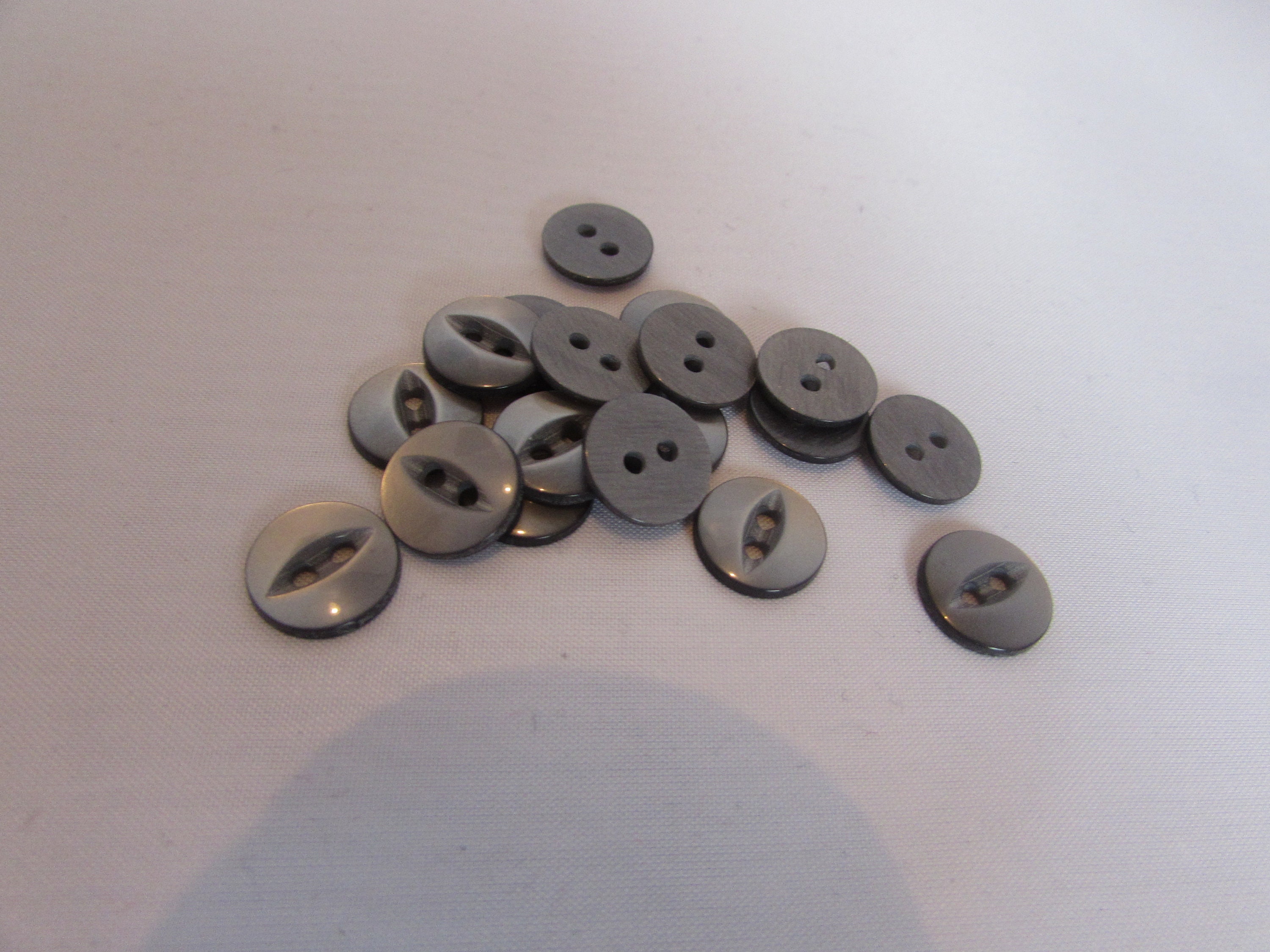 11mm /& 19mm Brown Fisheye Hemline Buttons 2 Hole Sew on Packs of 10 20 or 50