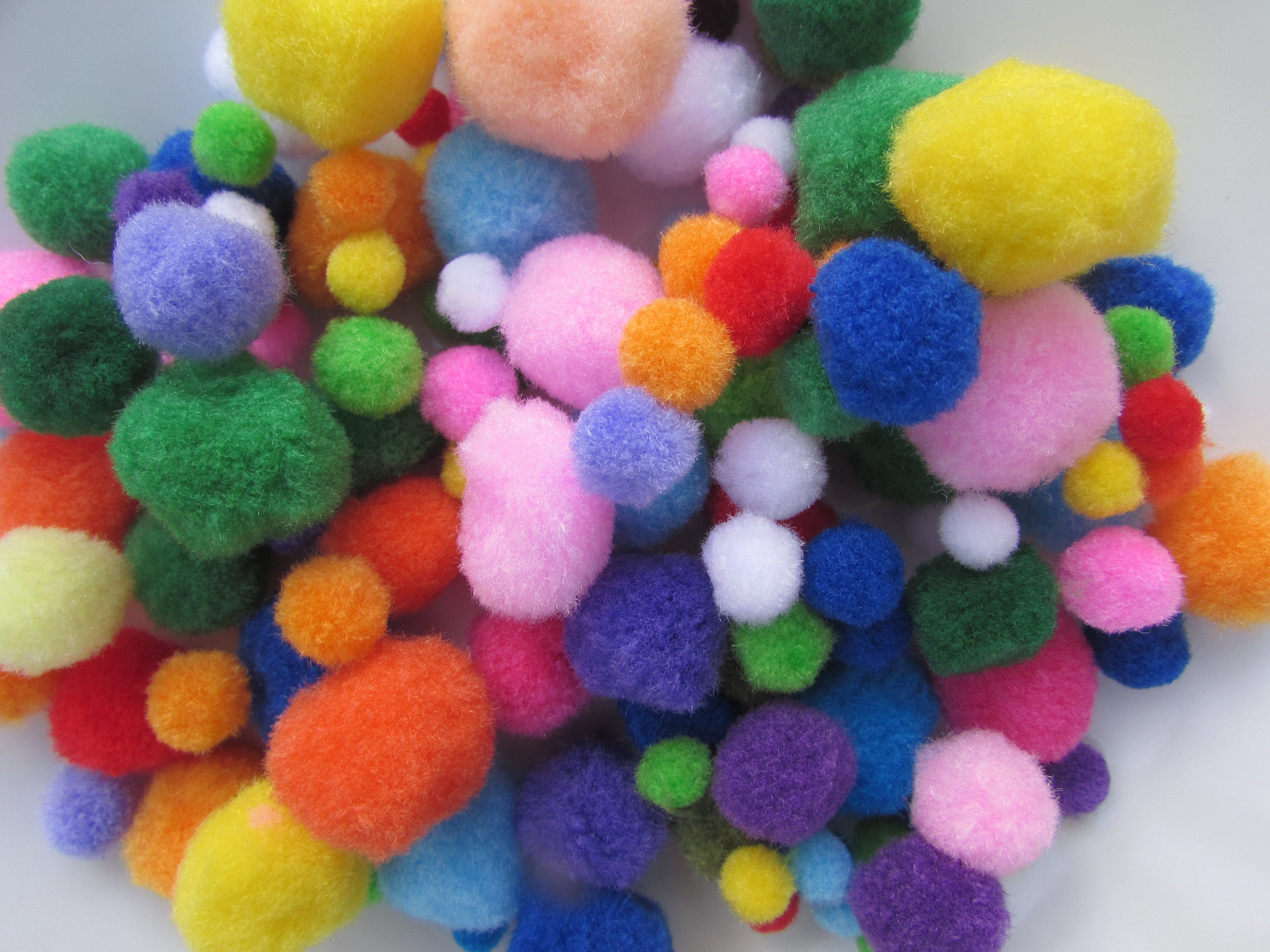 10mm 15mm 20mm 25mm Fluffy Craft Pompoms Mini Pom Poms Card Making Arts  Kids UK