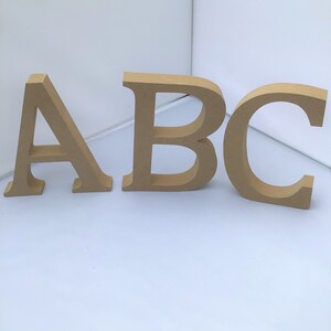 Letras de madera independientes para decorar, de 13 cm de alto y 2 cm de profundidad