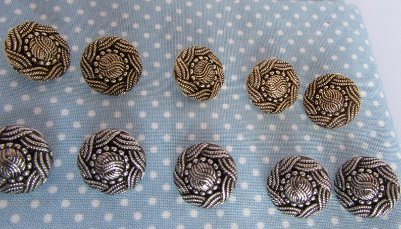 5 or 10 15mm Turks Head Buttons in Gold and Silver in Packs of 2