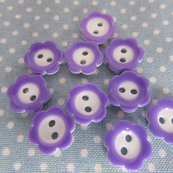 15mm & 11mm Purple and White Flower Buttons