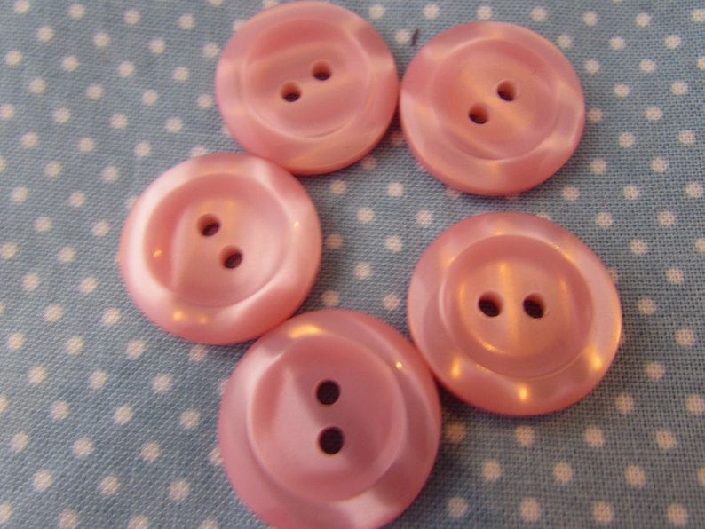 5 or 10 15mm Matt Lipped 2 Hole Buttons in Red Packs of 2