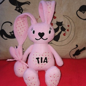 Osterhase Plüschtier, personalisierter Hase, Ostergeschenk, Korbfüller, Osterhasen Plüschtier Hase mit Baby Kind Name Kaninchen