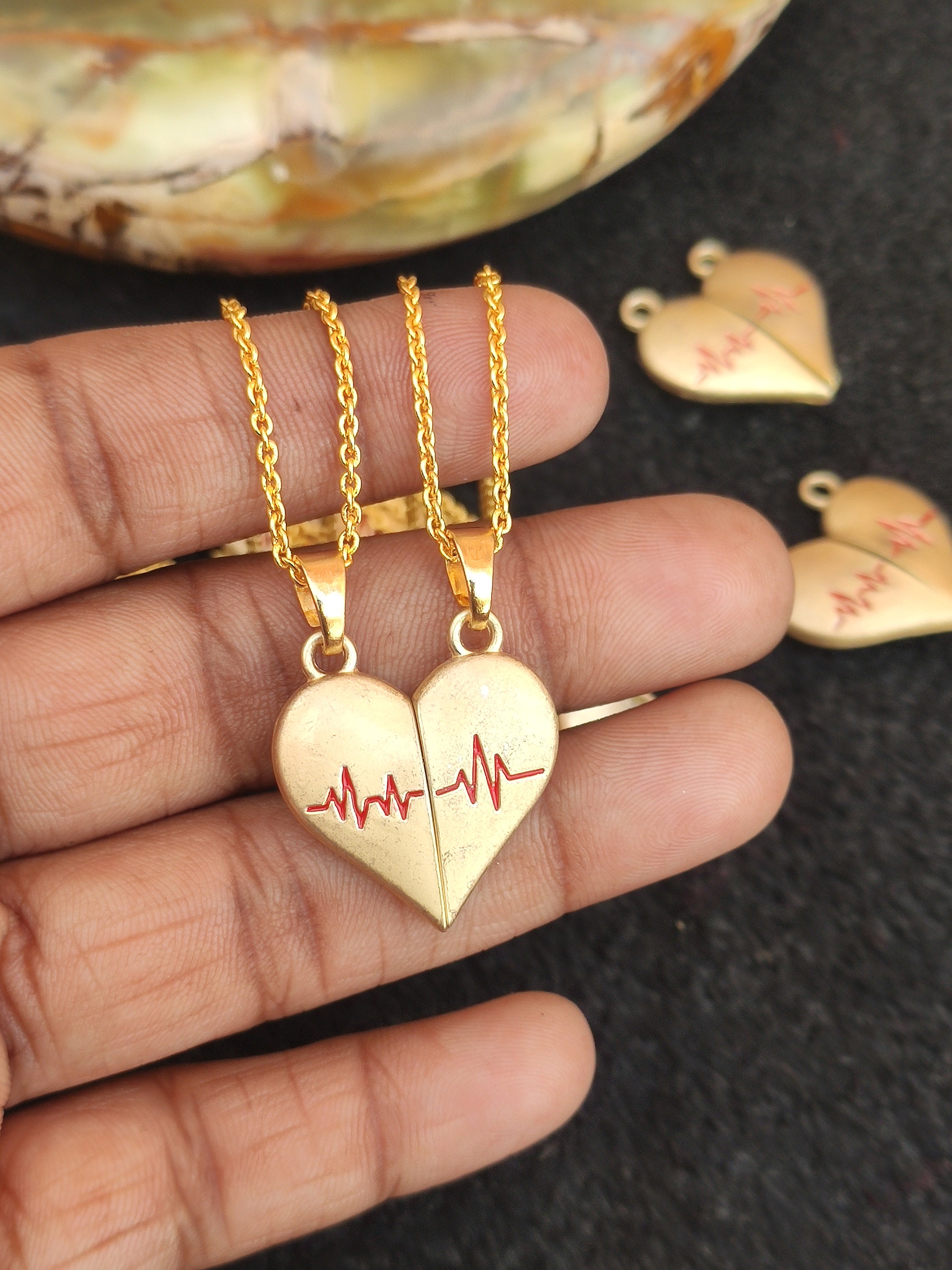 Acquista 2 pezzi moda migliori amici amore cuore ciondolo coppia catena collana gioielli regalo in Italia a partire da 1.42 Acquista 2 pezzi moda migliori amici amore cuore ciondolo coppia catena collana gioielli regalo in Italia a partire da 1.42