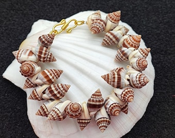 Natural Sea Shell Bracelet, Beach Jewelry Gift (8")