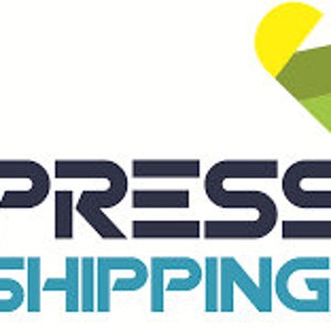 Può includere: Un logo per una società di spedizioni chiamata "EXPRESS SHIPPING". Il logo presenta una freccia stilizzata che punta a destra, con uno schema di colori giallo, verde e blu.