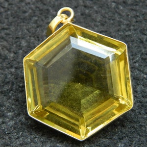 Lemon Yellow Color Synthetic Stones Unique Hexagon Shape Cut Stone Pendant Handmade Vintage Style Designer Fashion Jewlery Gift Sale