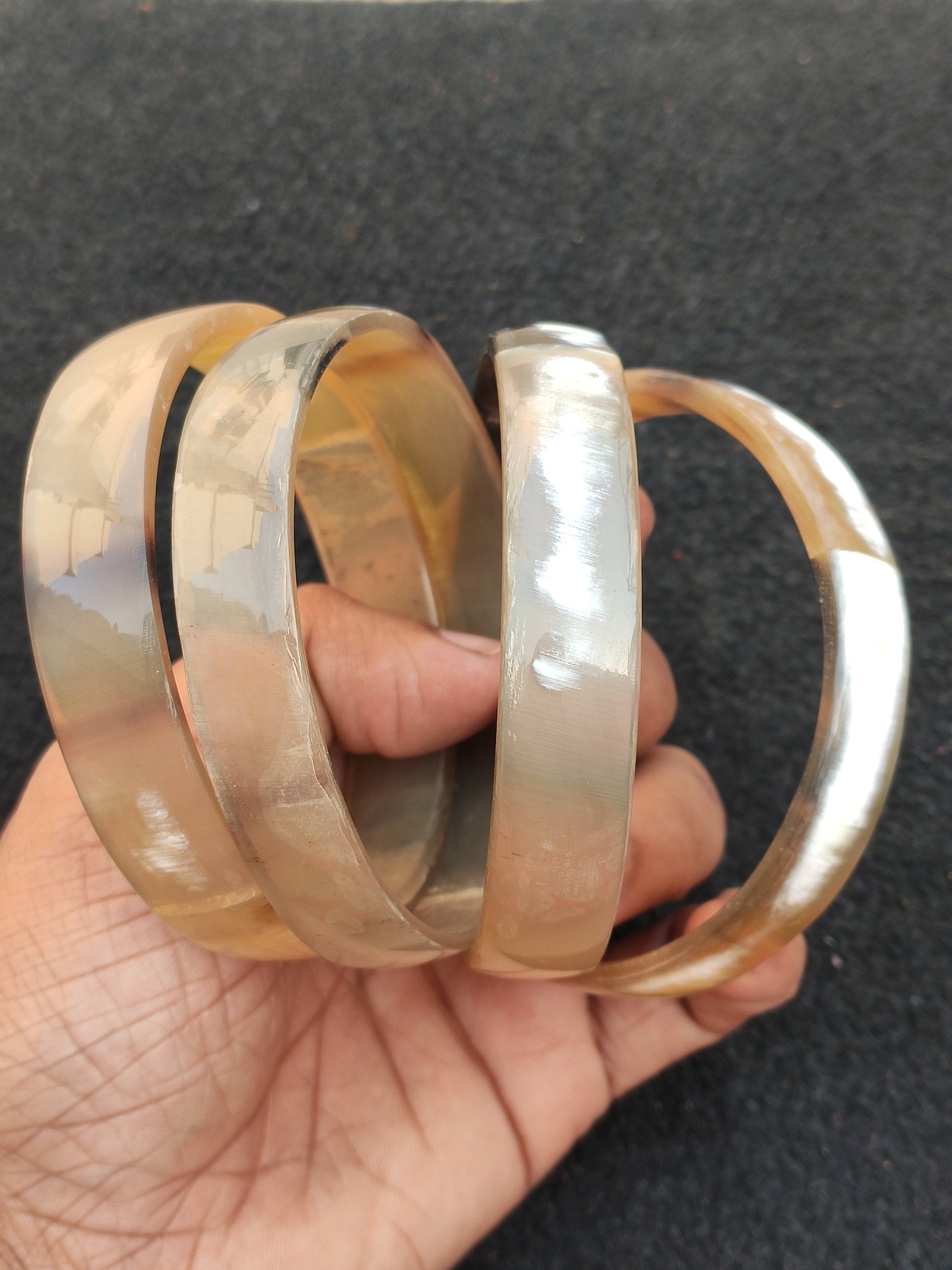 アクセサリー brass buffalo horn bangle Ethically Sourced Natural Buffalo Horn Jewelry 4 Pcs Set
