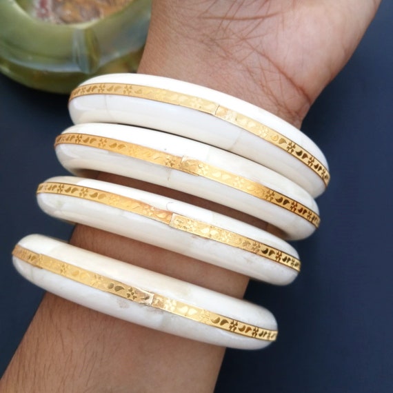 アクセサリー brass buffalo horn bangle Ethically Sourced Natural Buffalo Horn Jewelry 4 Pcs Set