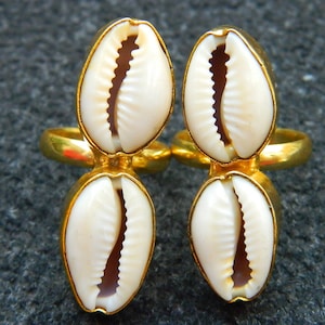 Vergulde ring met kaurischelp, handgemaakte verstelbare modering