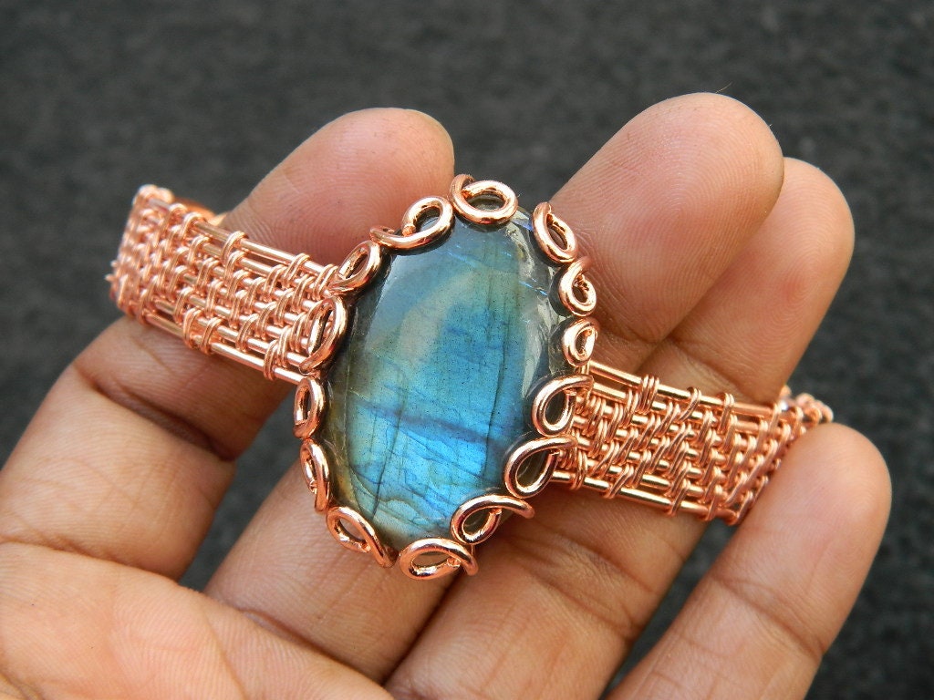 Labradorite bangle/ラブラドライトバングル | AINA MINERALS