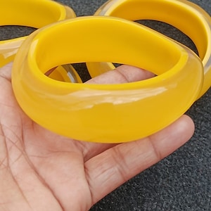 1 pieza de pulsera de resina amarilla brillante retro, brazalete vintage de resina amarilla, hecho a mano, joyería exclusiva y única, regalo para ella