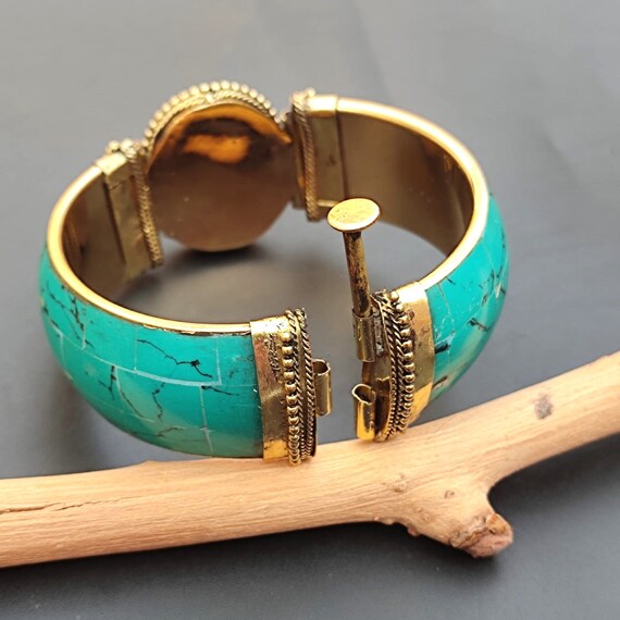 Vintage Style Brass Bangle Bracelet With Synthetic Turquoise Stone