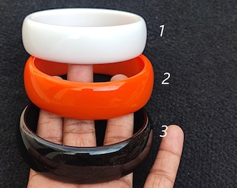 Brazalete de resina retro artesanal, joya ancha de moda (diámetro interior de 6,6 cm)