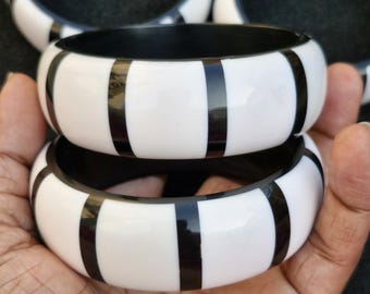 ブラック＆ホワイト樹脂バングルブレスレット、レトロな幅広アクリル 