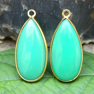 Suministros de joyería de piedras preciosas, crisoprasa, peras lisas y largas, briolletes, conectores de latón chapado en oro, componentes de joyería de diseñador hechos a mano