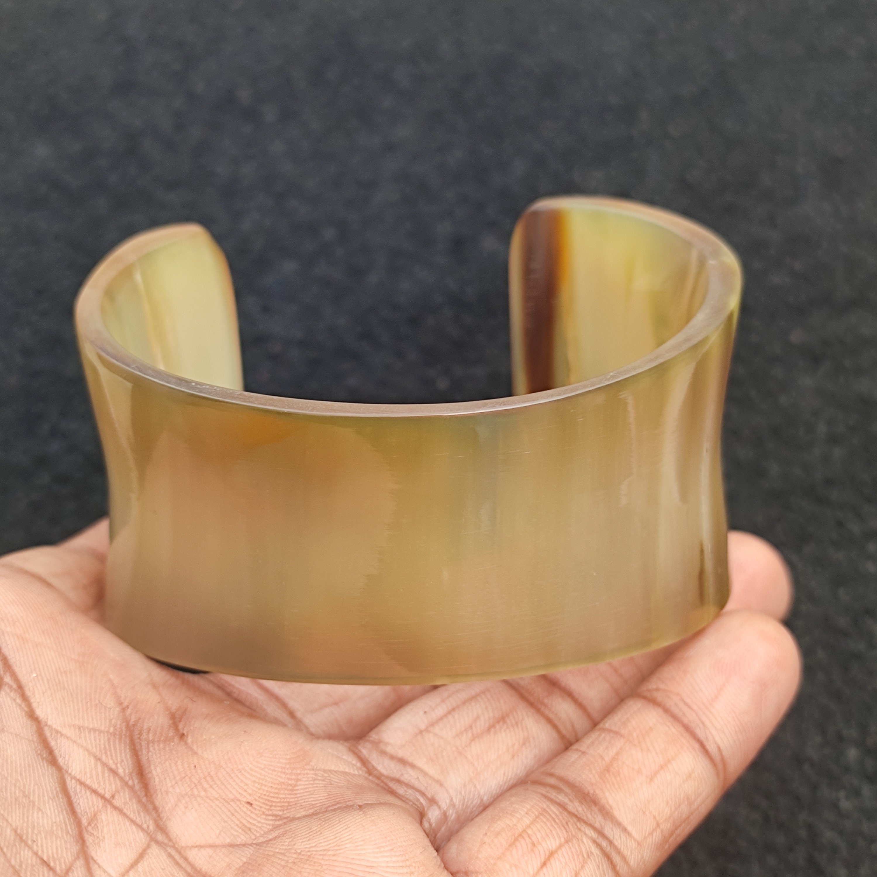 CTB196 Natural Honey Horn Cuff – Vivo Direct Ethically Sourced Natural Buffalo Horn Jewelry Horn Cuff Bangle Bracelet main image 1