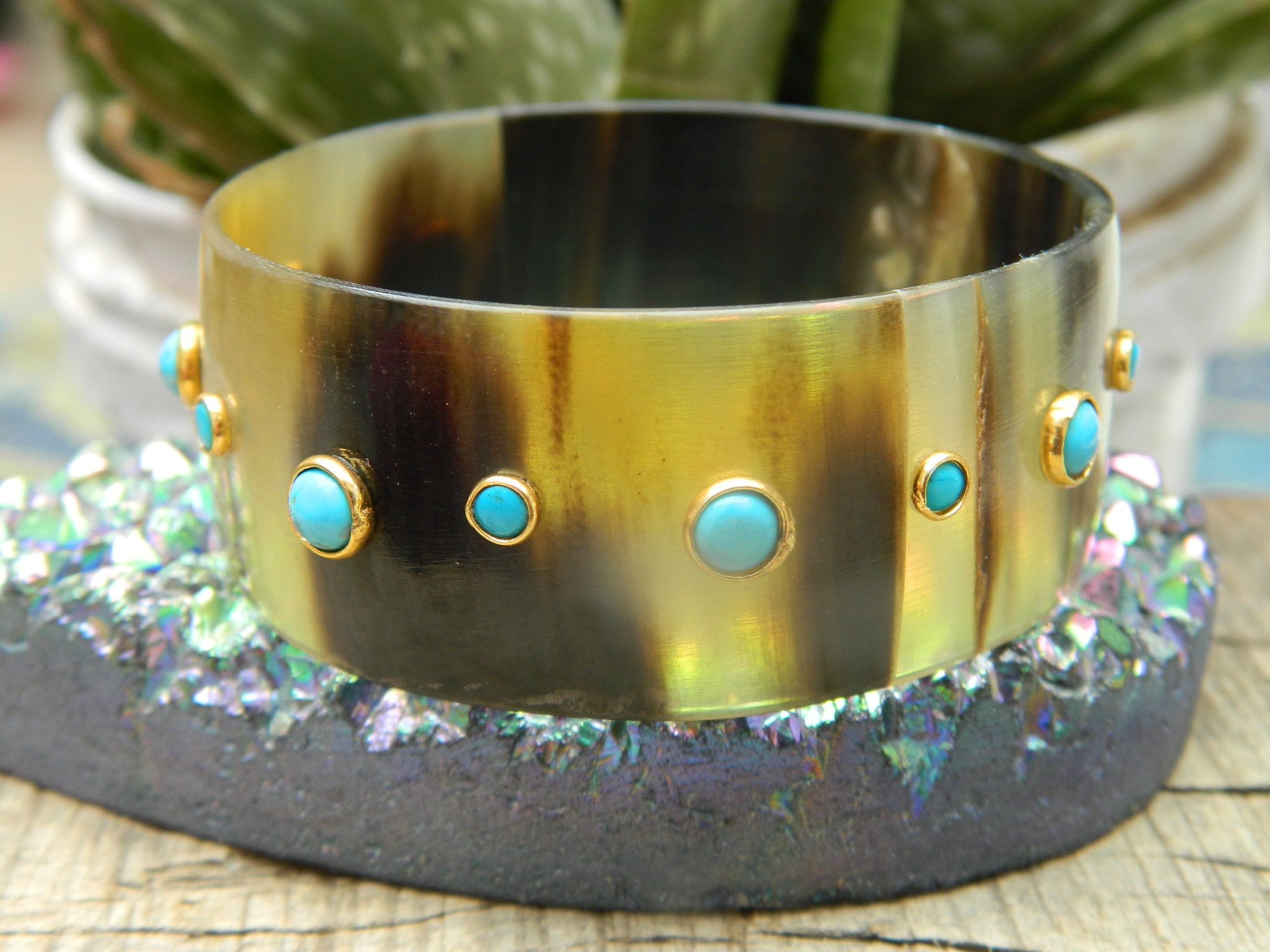 アクセサリー brass buffalo horn bangle il_fullxfull.2236580296_gexm.jpg