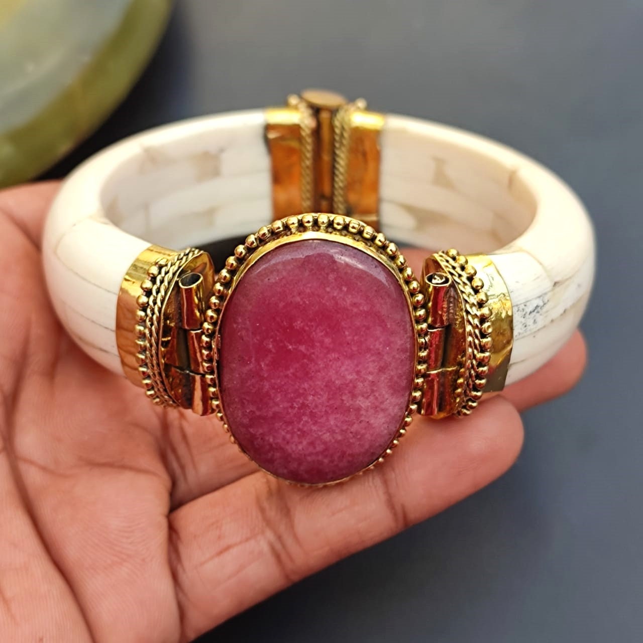 202 HORN BANGLE – h'eres