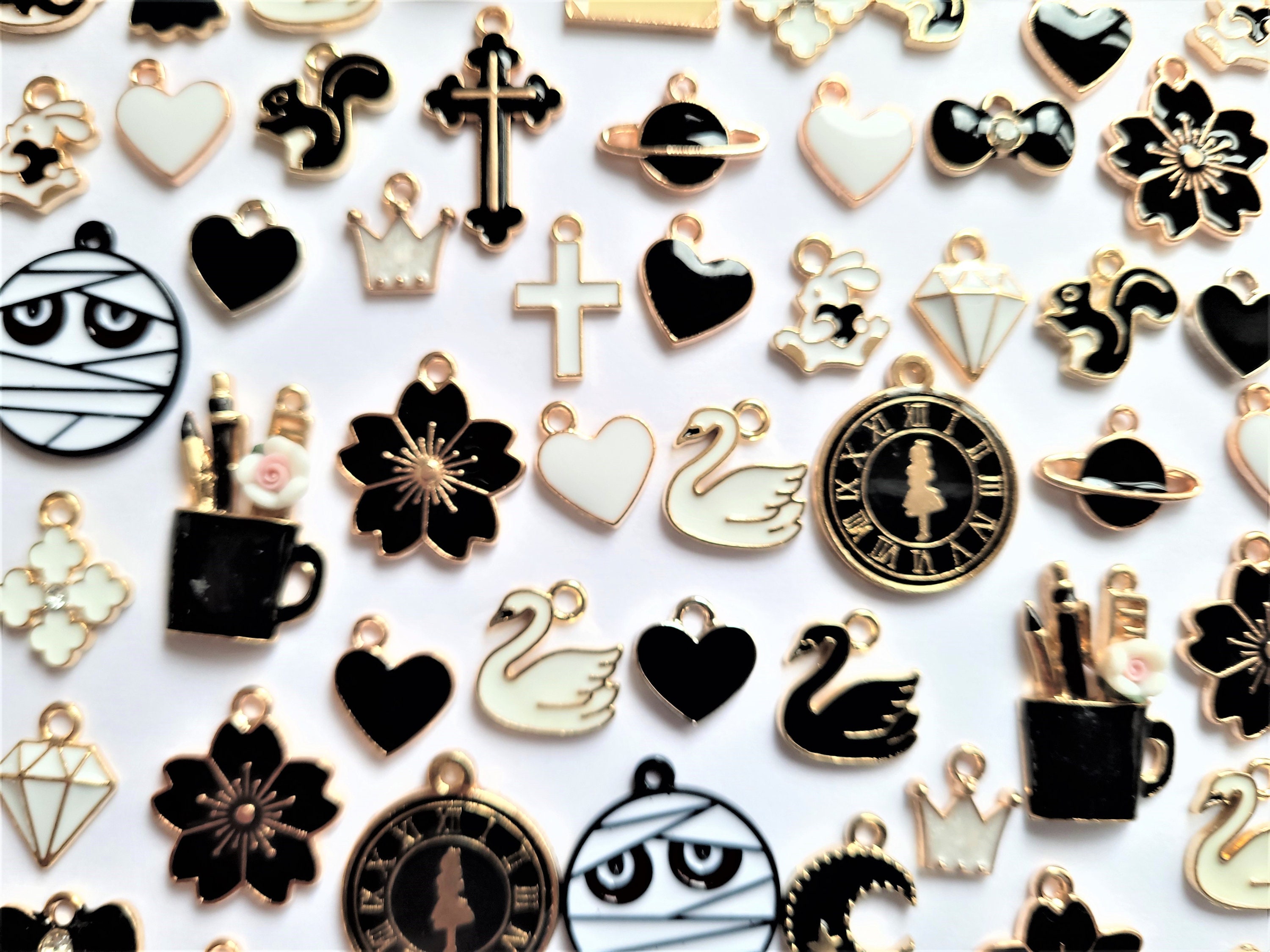 5/10/20/50/100pcs Black and White Charms Mix of Charms Etsy