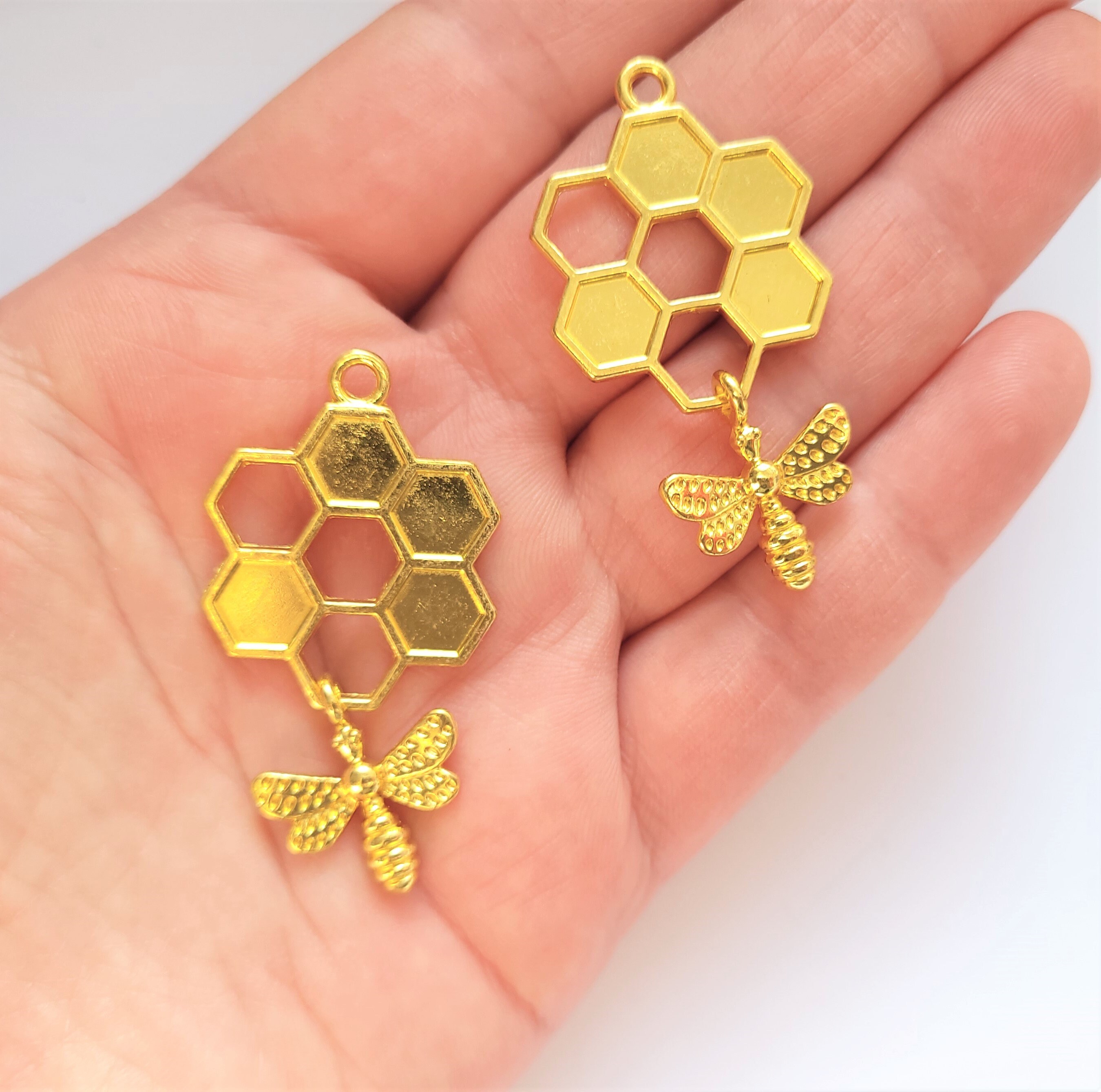 GOMAKERER 100 Pz Ciondoli Ape Smaltati In Lega, 10 colori Ciondoli A Nido D' Ape Pendenti con Strass Ape Pendenti Mini Ciondoli A Nido D'Ape per Creazione di Gioielli Collana Braccialetto