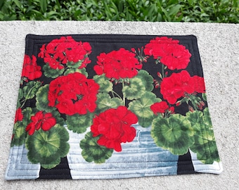 Red Geranium Placemats Set 4 or 6 Reversible Red Black Placemats Summer Placemats Black Table Decor Black Home Decor Red Floral home decor