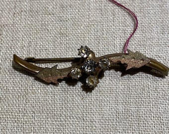 Traditional Victorian Bar Pin Brooch With Leaf Decoration