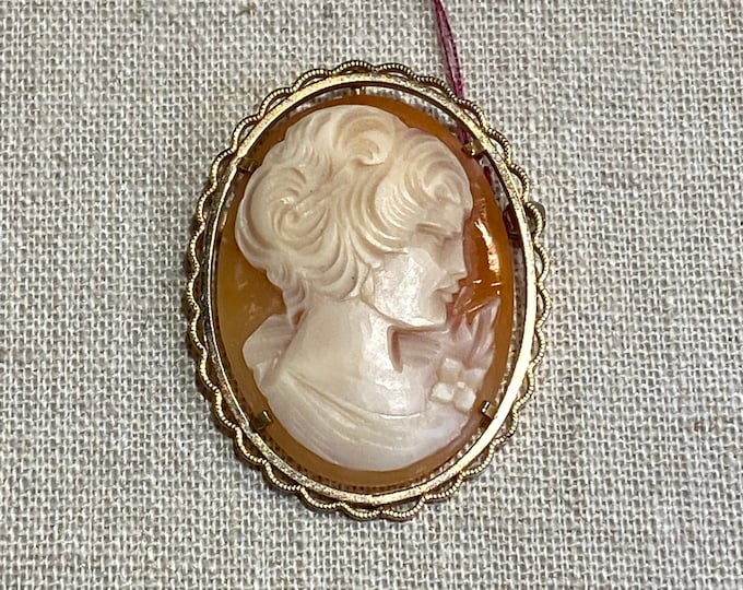 Quality Hand Carved Shell Portrait Cameo Brooch Pendant