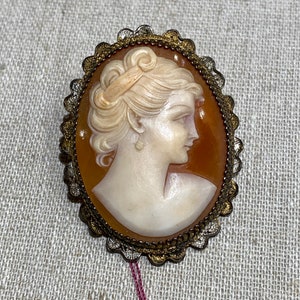 800 Silver Vermeil Hand Carved Shell Cameo Pendant Brooch