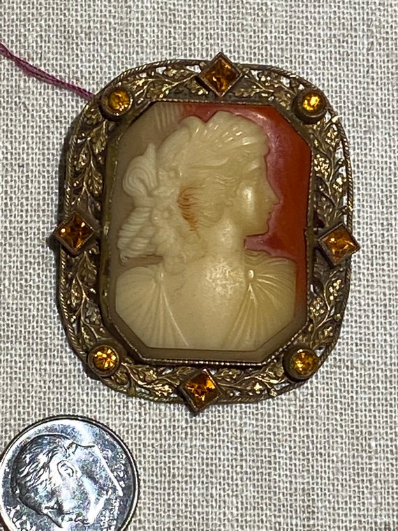 1930s Era Plastic Cameo Brooch With Rhinestones i… - image 9