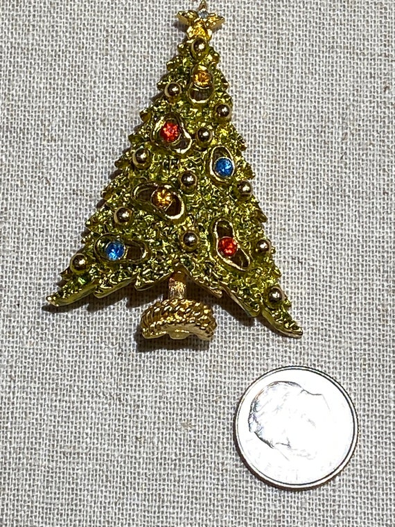 Signed Art Christmas Tree Brooch - image 8