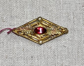 Petite Edwardian Era Leaf Design Brooch With Faux Pearls