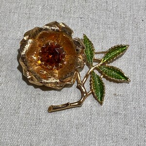 Large Signed Sarah Coventry Flower Brooch