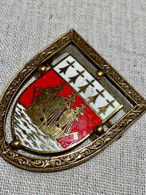 Heraldic Red and White Enamel Ship Brooch - image 4