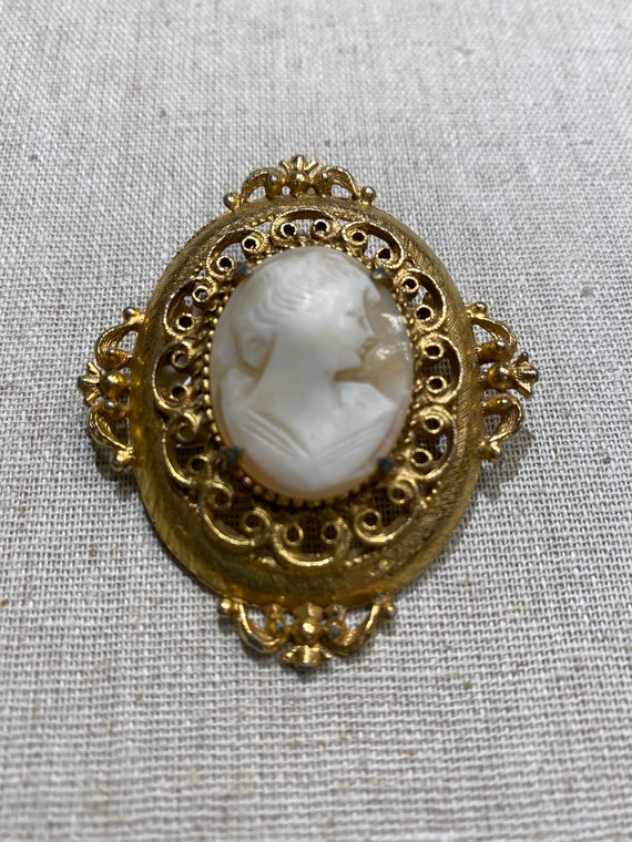 Florenza Shell Cameo in Costume Frame