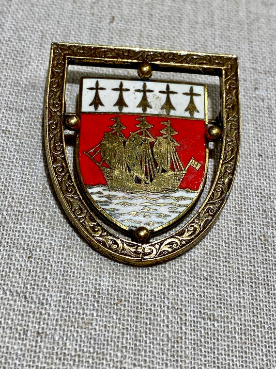 Heraldic Red and White Enamel Ship Brooch - image 3